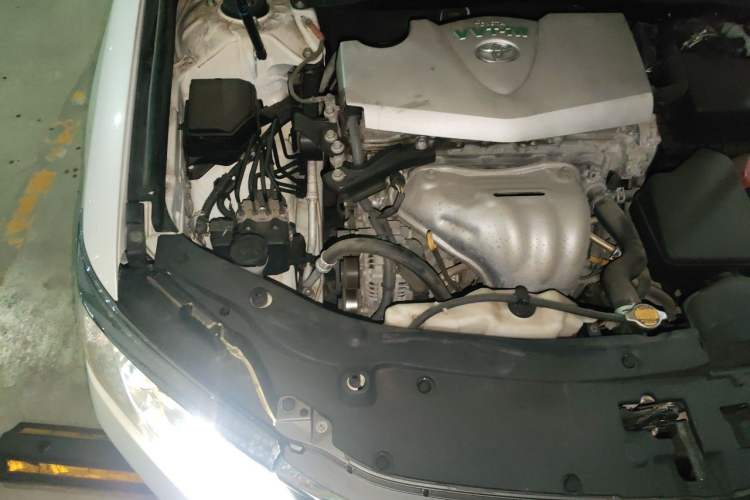 Used Toyota Camry 2015 2.0G Premier Edition Engine Bay Right