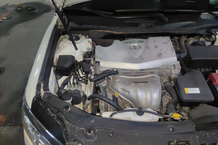 Used Toyota Camry 2015 2.0G Premier Edition Engine Bay Right