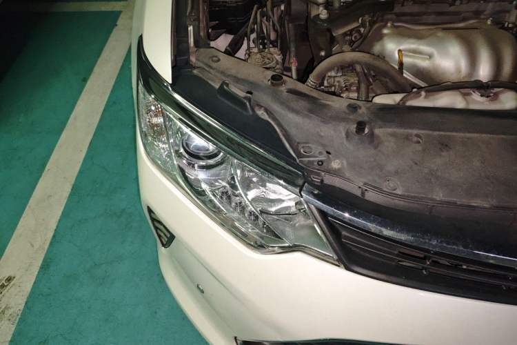 Used Toyota Camry 2015 2.0G Premier Edition Engine Bay Right