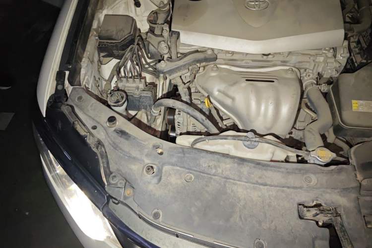 Used Toyota Camry 2015 2.0E Elite Edition Engine Bay Right