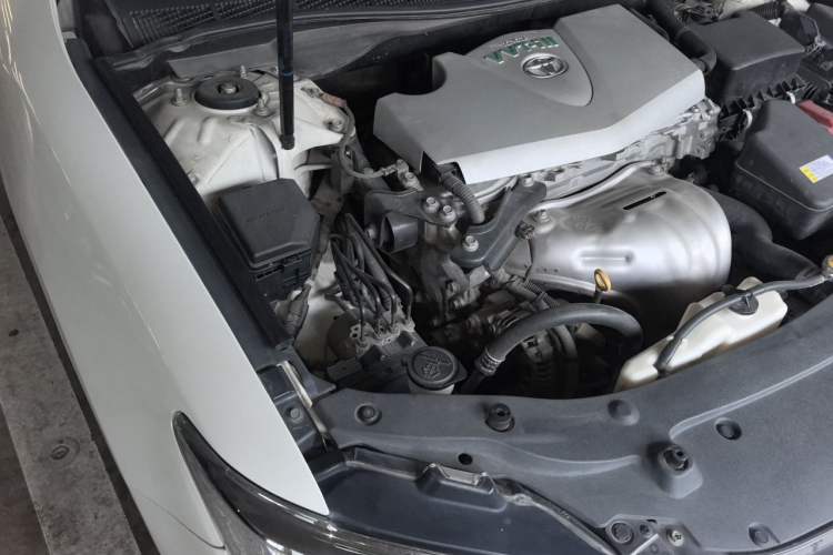 Used Toyota Camry 2015 2.0G Premier Edition Engine Bay Right