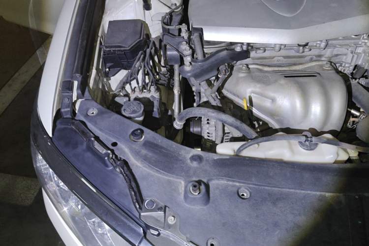 Used Toyota Camry 2015 2.0G Premier Edition Engine Bay Right