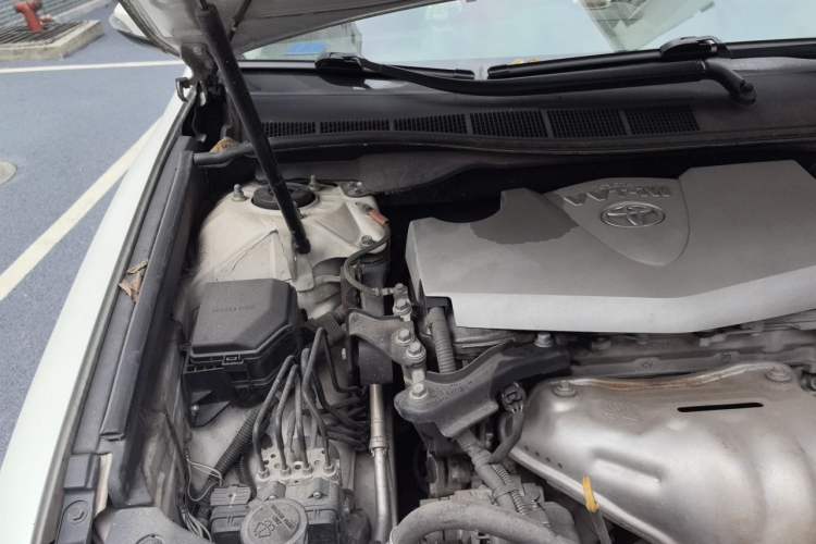 Used Toyota Camry 2015 2.0G Premier Edition Engine Bay Right