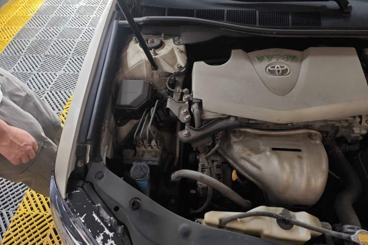 Used Toyota Camry 2015 2.0G Premier Edition Engine Bay Right