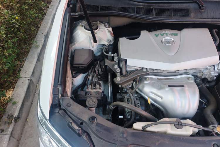 Used Toyota Camry 2015 2.0G Premier Edition Engine Bay Right
