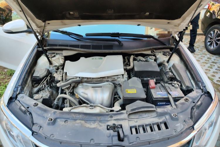Used Toyota Camry 2015 2.0G Premier Edition Engine Bay