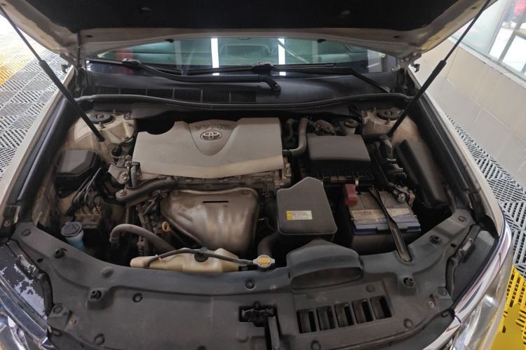 Used Toyota Camry 2015 2.0G Premier Edition Engine Bay