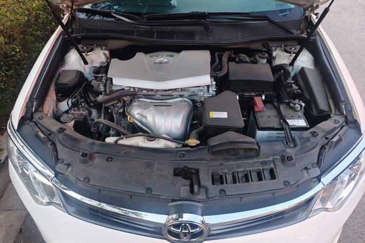 Used Toyota Camry 2015 2.0G Premier Edition Engine Bay