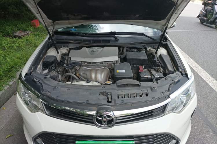 Used Toyota Camry 2015 2.0G Premier Edition Engine Bay