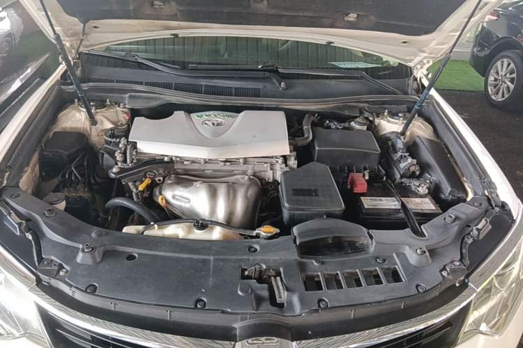 Used Toyota Camry 2015 2.0G Premier Edition Engine Bay