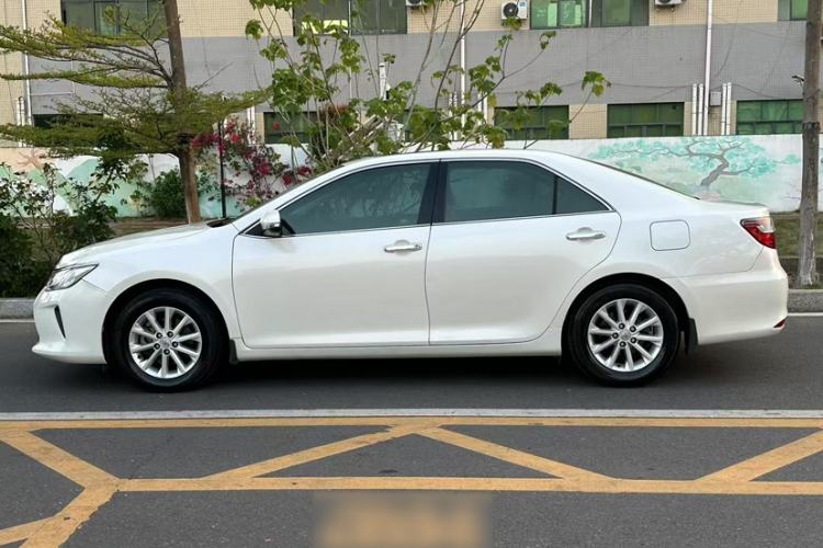 Used Toyota Camry 2015 2.0G Premier Edition Exterior 1