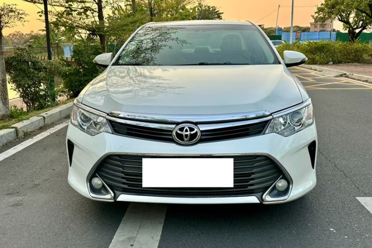 Used Toyota Camry 2015 2.0G Premier Edition Exterior 2
