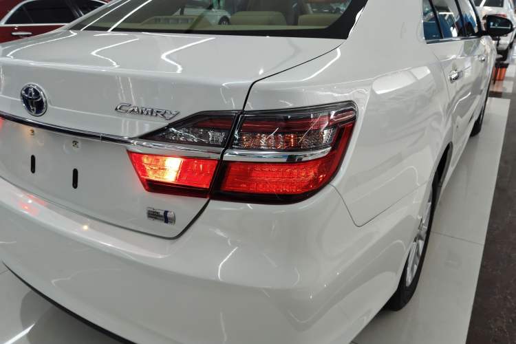 Used Toyota Camry 2015 Dual-Engine 2.5 HG Luxury Navigation Edition Exterior 3