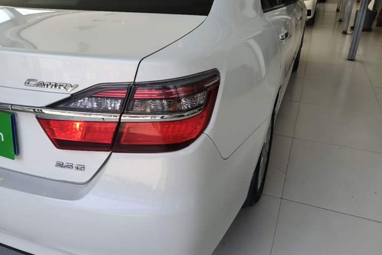Used Toyota Camry 2015 2.5G Luxury Navigation Edition Exterior 3