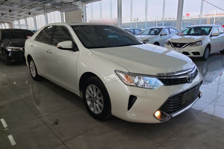 Used Toyota Camry 2015 Dual-Engine 2.5 HG Luxury Navigation Edition Front Right 45 Deg