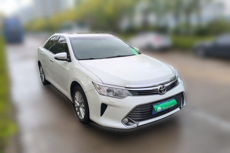 Used Toyota Camry 2015 2.5G Luxury Navigation Edition Front Right 45 Deg