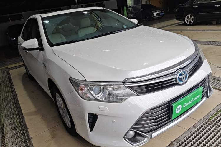 Used Toyota Camry 2015 Dual-Engine 2.5 HG Luxury Navigation Edition Front Right 45 Deg