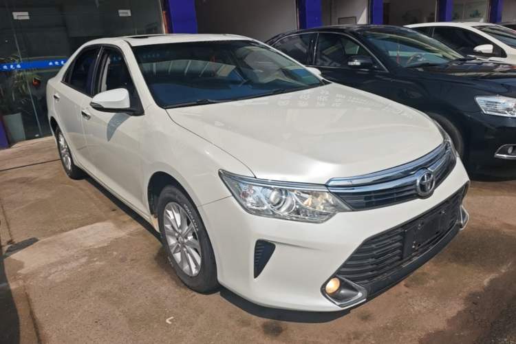 Used Toyota Camry 2015 2.0G Premier Edition Front Right 45 Deg