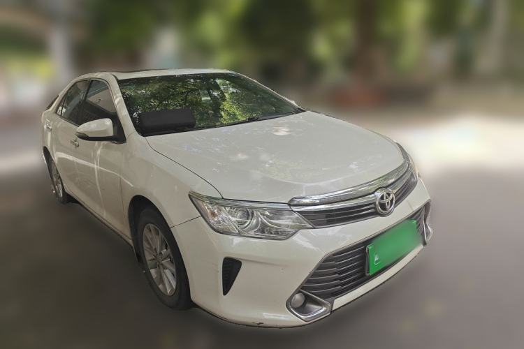 Used Toyota Camry 2015 2.0G Premier Edition Front Right 45 Deg