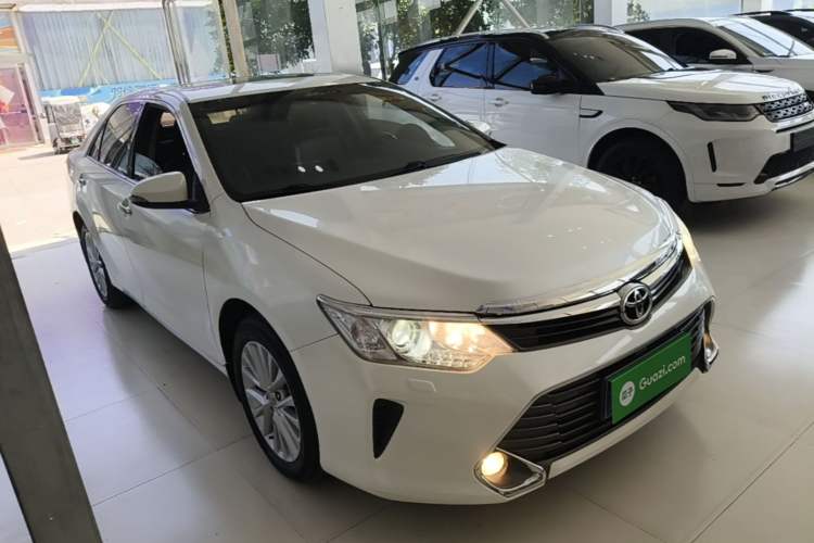 Used Toyota Camry 2015 2.5G Luxury Navigation Edition Front Right 45 Deg