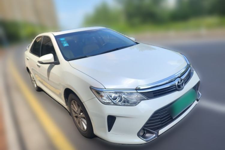 Used Toyota Camry 2015 2.0G Premier Edition Front Right 45 Deg