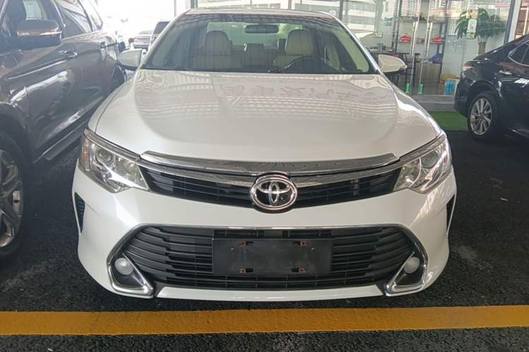 Used Toyota Camry 2015 2.0G Premier Edition Front
