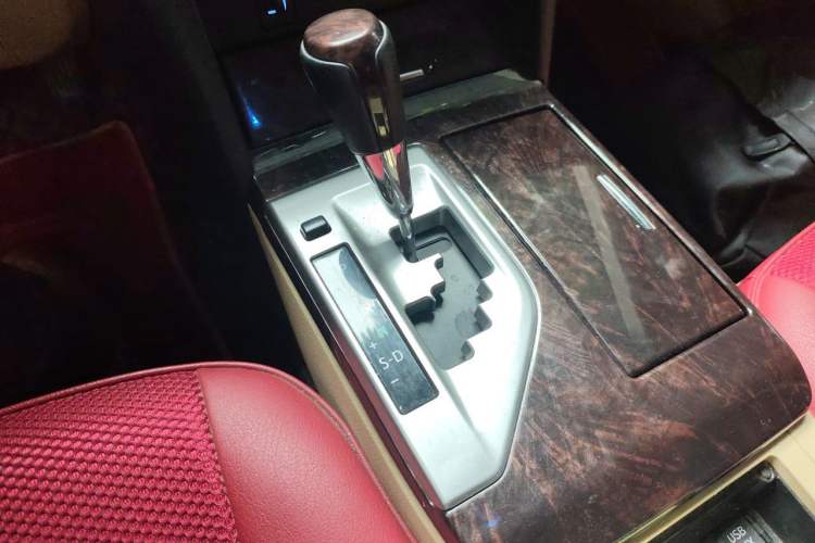 Used Toyota Camry 2015 2.0G Premier Edition Gear Lever