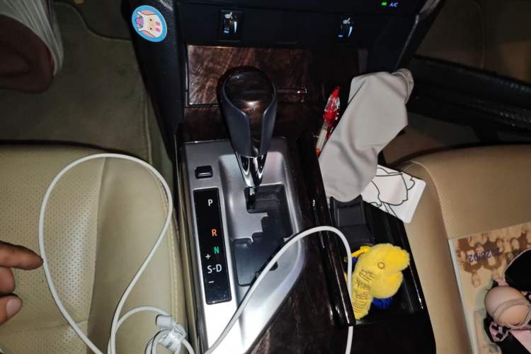 Used Toyota Camry 2015 2.0G Premier Edition Gear Lever