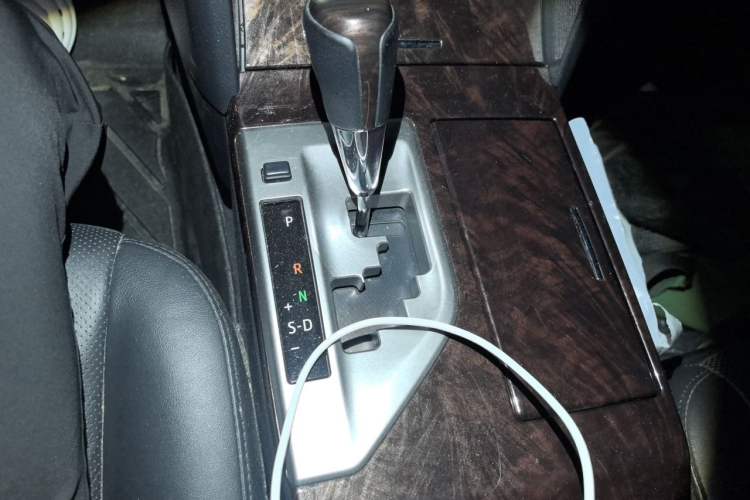 Used Toyota Camry 2015 2.0G Premier Edition Gear Lever