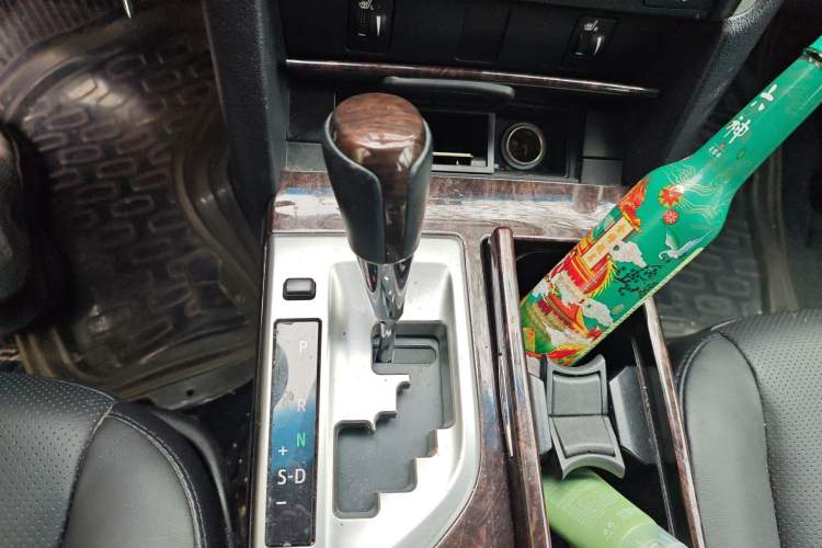 Used Toyota Camry 2015 2.0G Premier Edition Gear Lever
