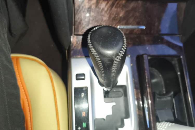 Used Toyota Camry 2015 2.0E Elite Edition Gear Lever