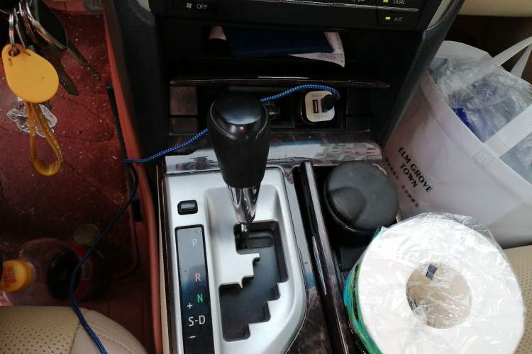 Used Toyota Camry 2015 2.0E Elite Edition Gear Lever