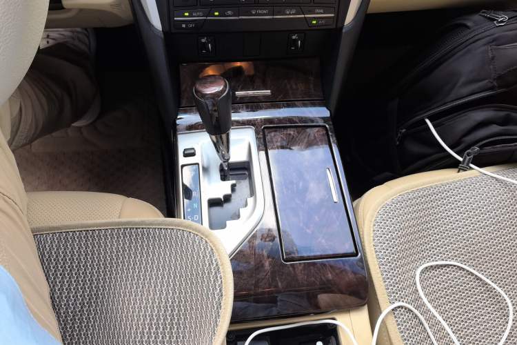 Used Toyota Camry 2015 2.0G Premier Edition Gear Lever