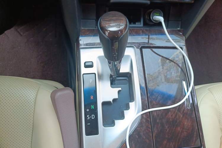 Used Toyota Camry 2015 2.0G Premier Edition Gear Lever