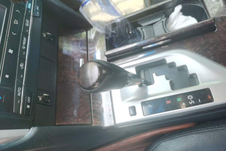 Used Toyota Camry 2015 2.0G Premier Edition Gear Lever