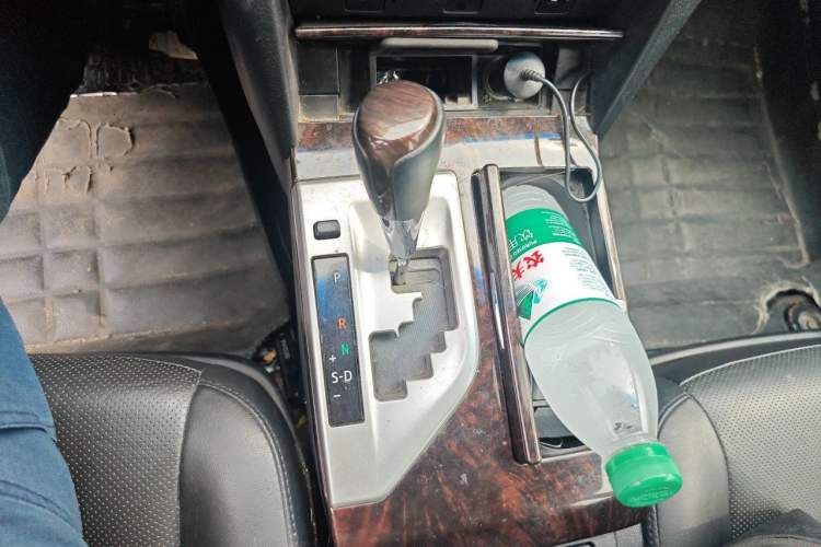 Used Toyota Camry 2015 2.0G Premier Edition Gear Lever
