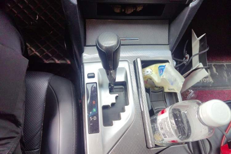 Used Toyota Camry 2015 Junrui 2.0S Activa Edition Gear Lever