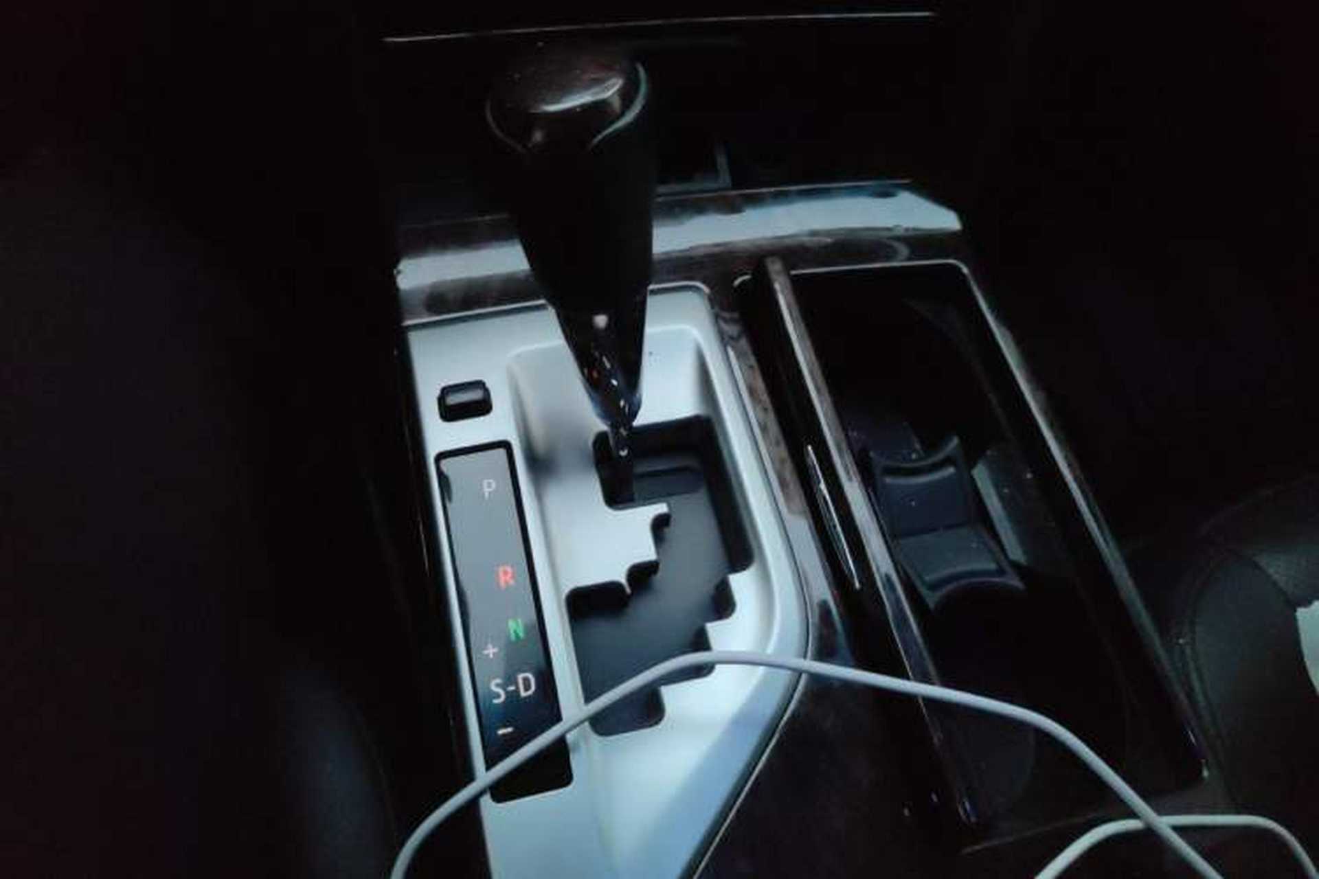 Used Toyota Camry 2015 2.0G Premier Edition Gear Lever