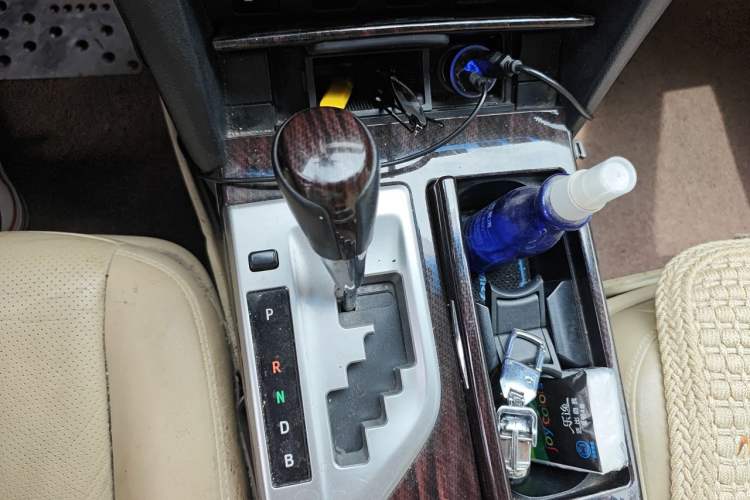 Used Toyota Camry 2015 Dual-Engine 2.5 HG Luxury Navigation Edition Gear Lever