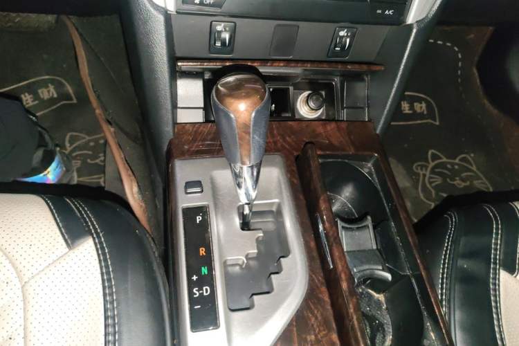 Used Toyota Camry 2015 2.0G Premier Edition Gear Lever