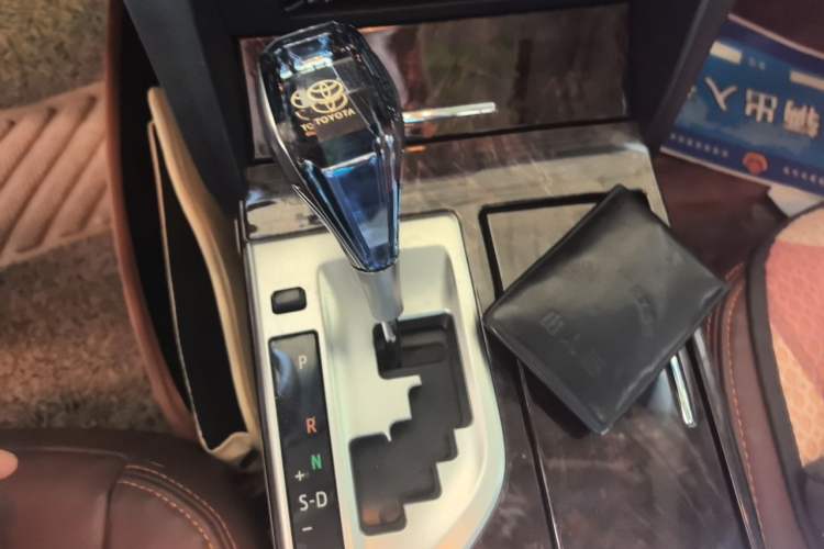 Used Toyota Camry 2015 2.0E Elite Edition Gear Lever