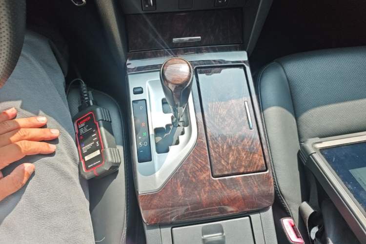 Used Toyota Camry 2015 2.0G Premier Edition Gear Lever
