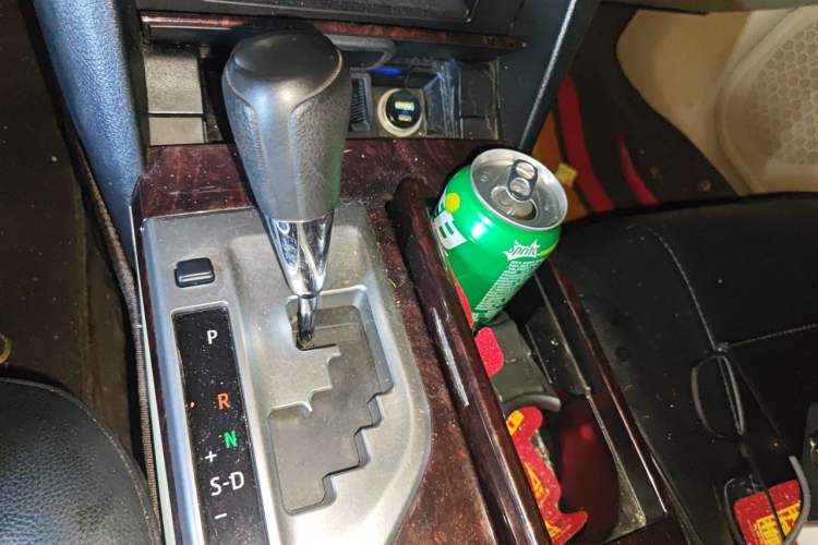 Used Toyota Camry 2015 2.0E Elite Edition Gear Lever