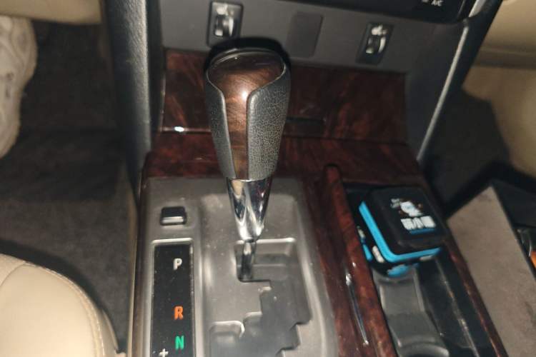Used Toyota Camry 2015 2.0G Premier Edition Gear Lever