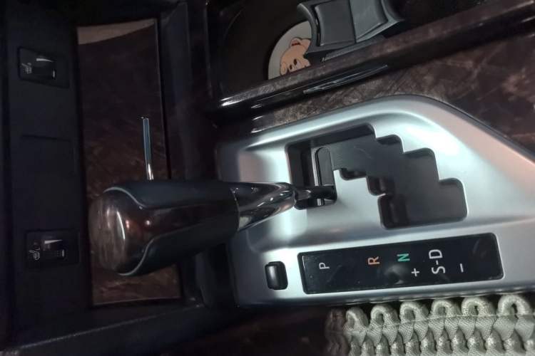 Used Toyota Camry 2015 2.0G Premier Edition Gear Lever