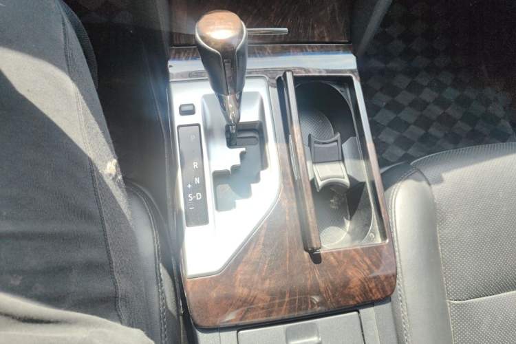 Used Toyota Camry 2015 2.0G Premier Edition Gear Lever