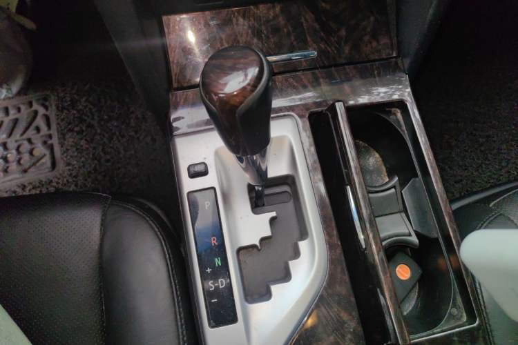Used Toyota Camry 2015 2.0G Premier Edition Gear Lever