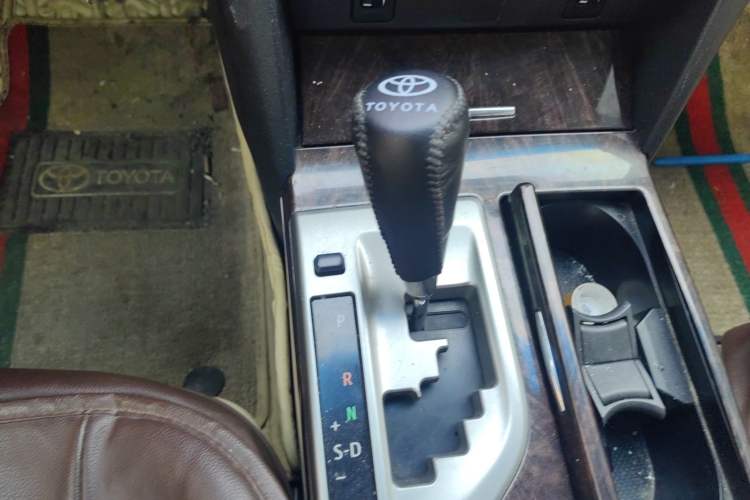 Used Toyota Camry 2015 2.0G Premier Edition Gear Lever