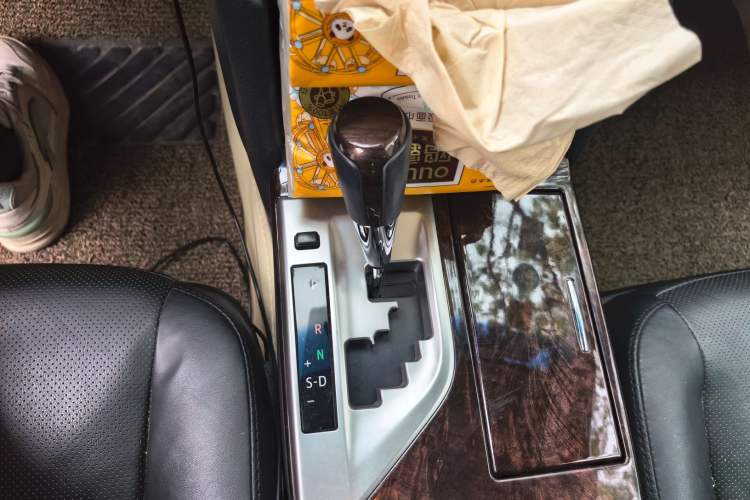 Used Toyota Camry 2015 2.0G Premier Edition Gear Lever