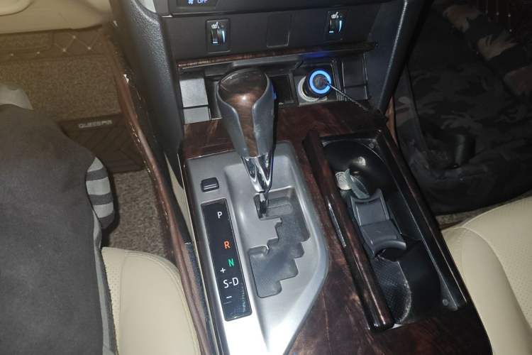 Used Toyota Camry 2015 2.0G Premier Edition Gear Lever